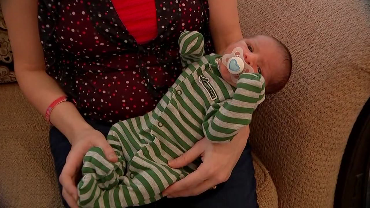 Houston dad helps delivers baby while driving on Highway 59